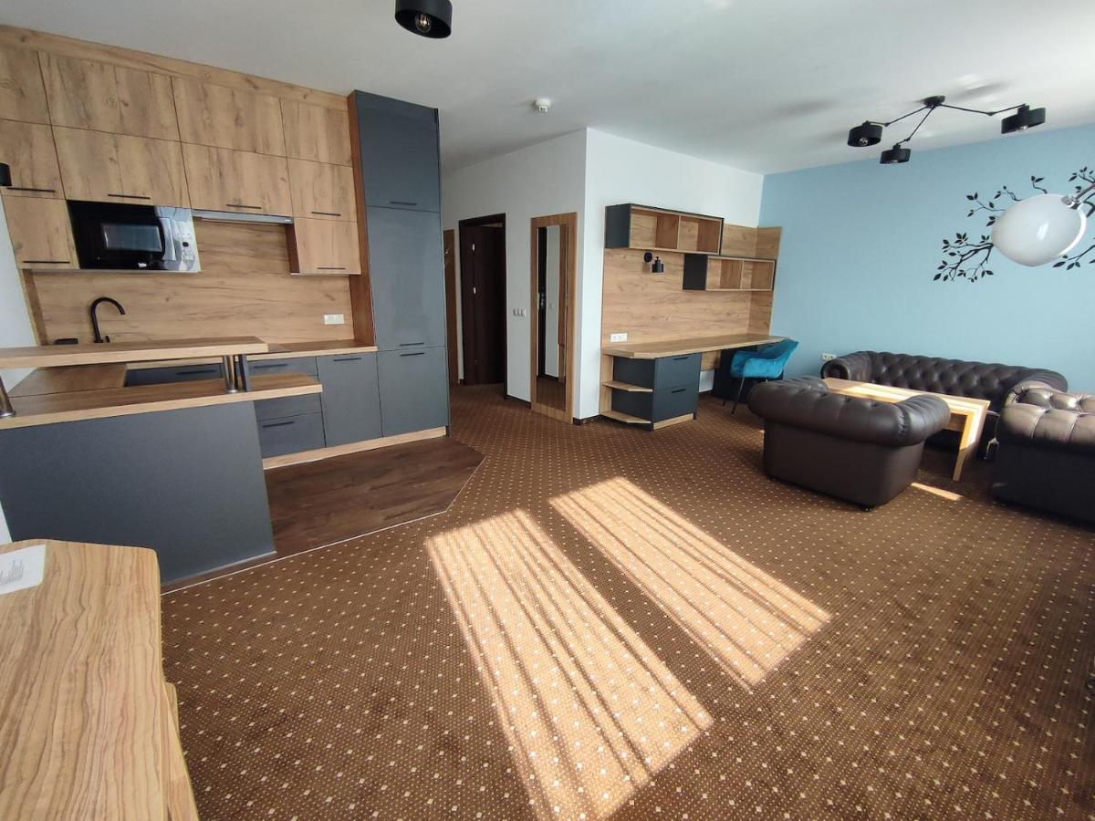 Aparthotel Legnica - Apartamenty Z Aneksem Kuchennym Kültér fotó
