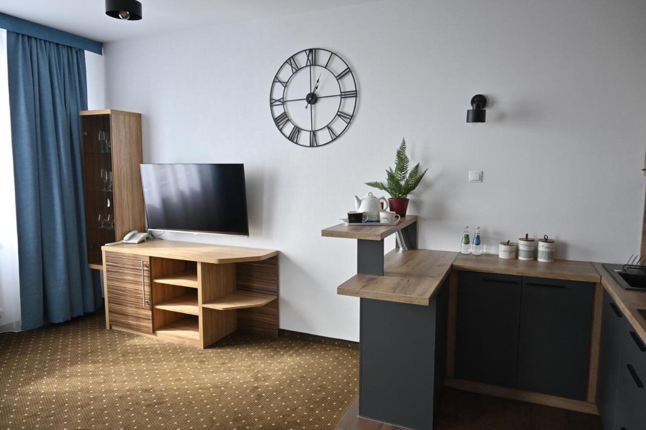 Aparthotel Legnica - Apartamenty Z Aneksem Kuchennym Kültér fotó